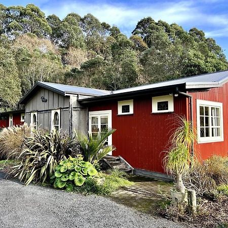 Oakura Pond Cottage - A Unique Kiwi Holiday Bach Ngoại thất bức ảnh